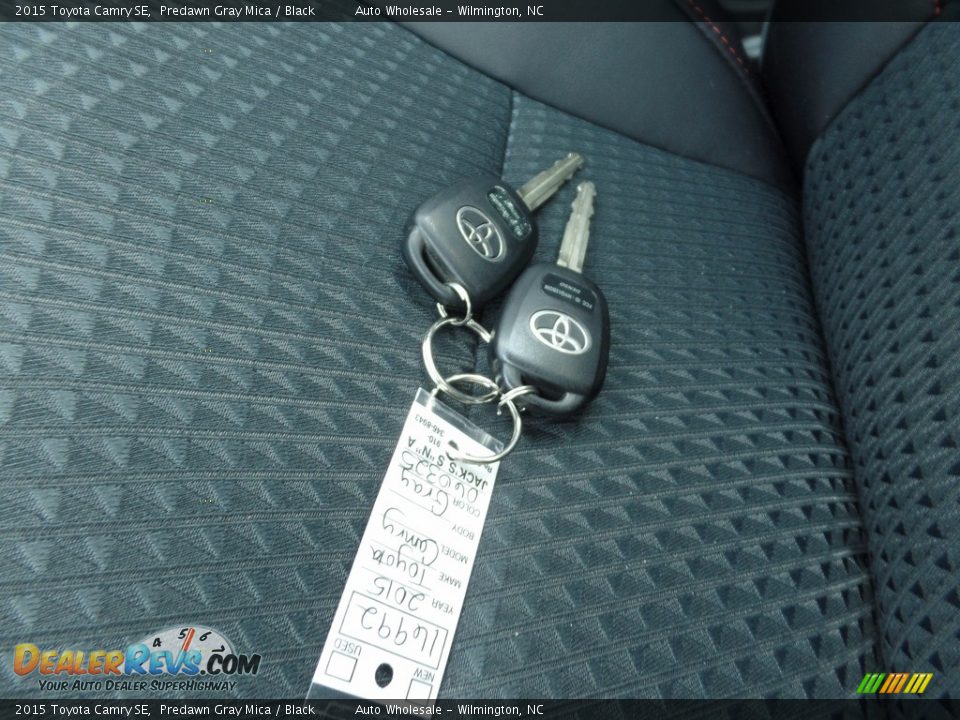 2015 Toyota Camry SE Predawn Gray Mica / Black Photo #20