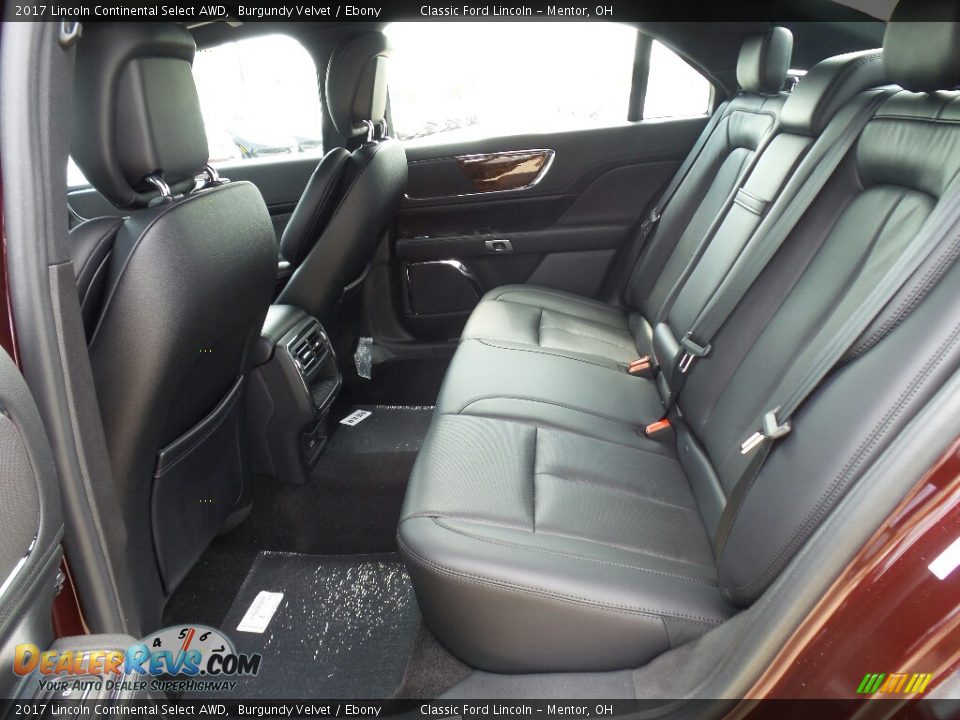 Rear Seat of 2017 Lincoln Continental Select AWD Photo #10