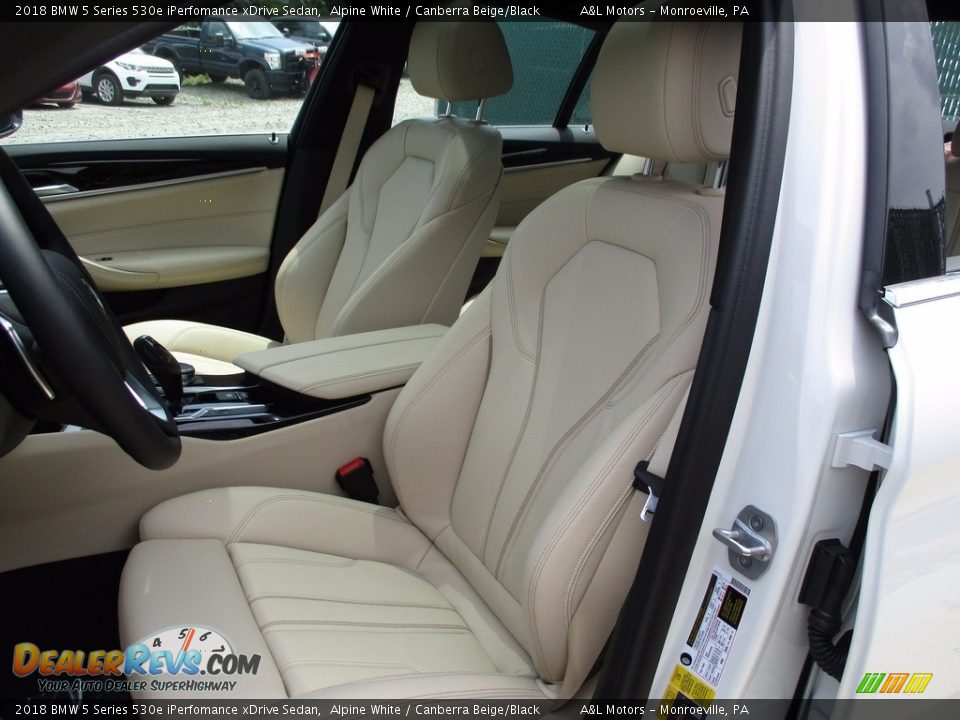 Front Seat of 2018 BMW 5 Series 530e iPerfomance xDrive Sedan Photo #12