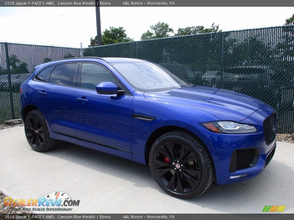 Front 3/4 View of 2018 Jaguar F-PACE S AWD Photo #1