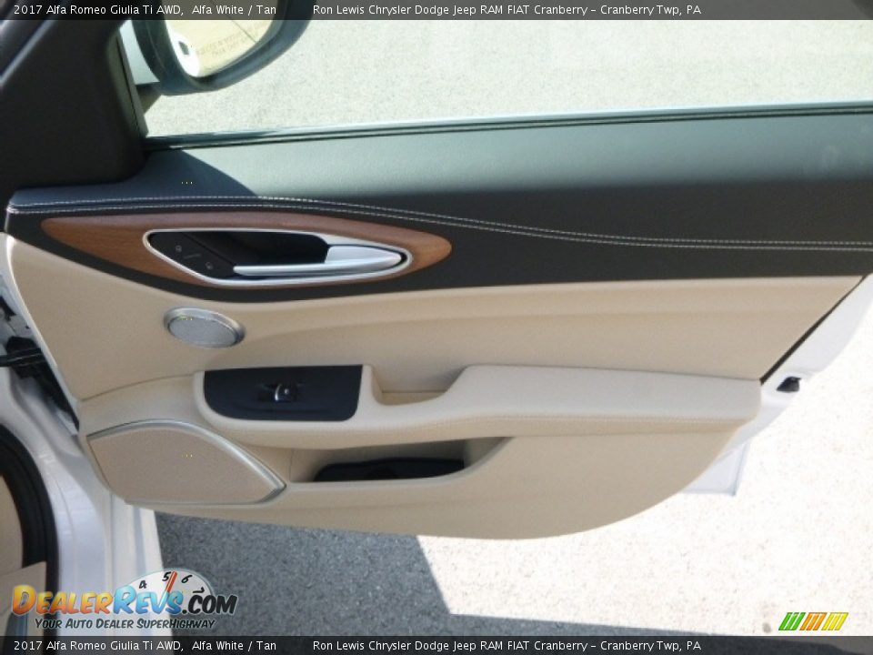 2017 Alfa Romeo Giulia Ti AWD Alfa White / Tan Photo #16