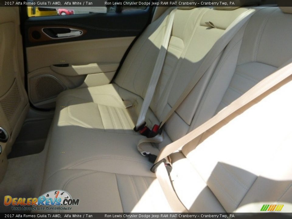2017 Alfa Romeo Giulia Ti AWD Alfa White / Tan Photo #17