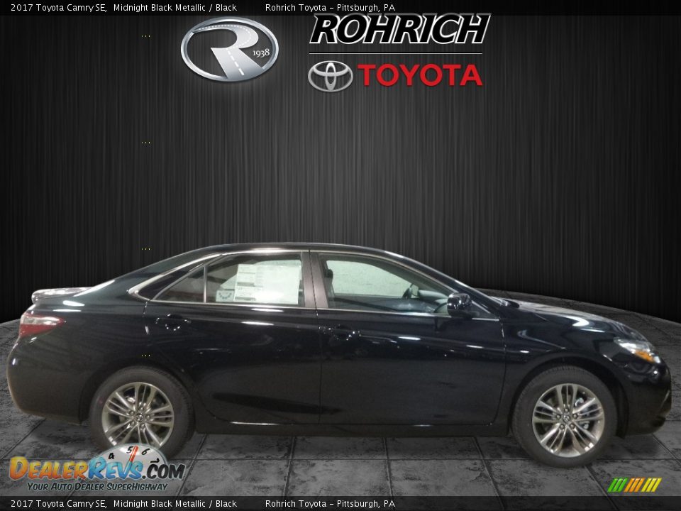 2017 Toyota Camry SE Midnight Black Metallic / Black Photo #2