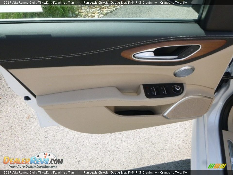 2017 Alfa Romeo Giulia Ti AWD Alfa White / Tan Photo #20
