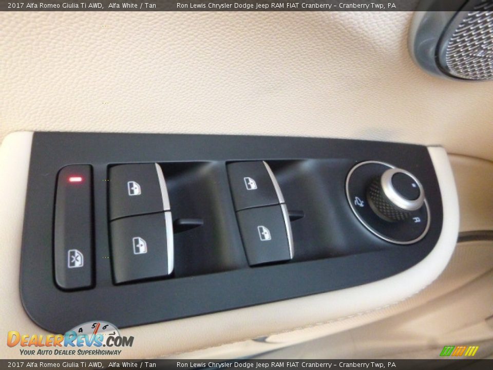 2017 Alfa Romeo Giulia Ti AWD Alfa White / Tan Photo #30