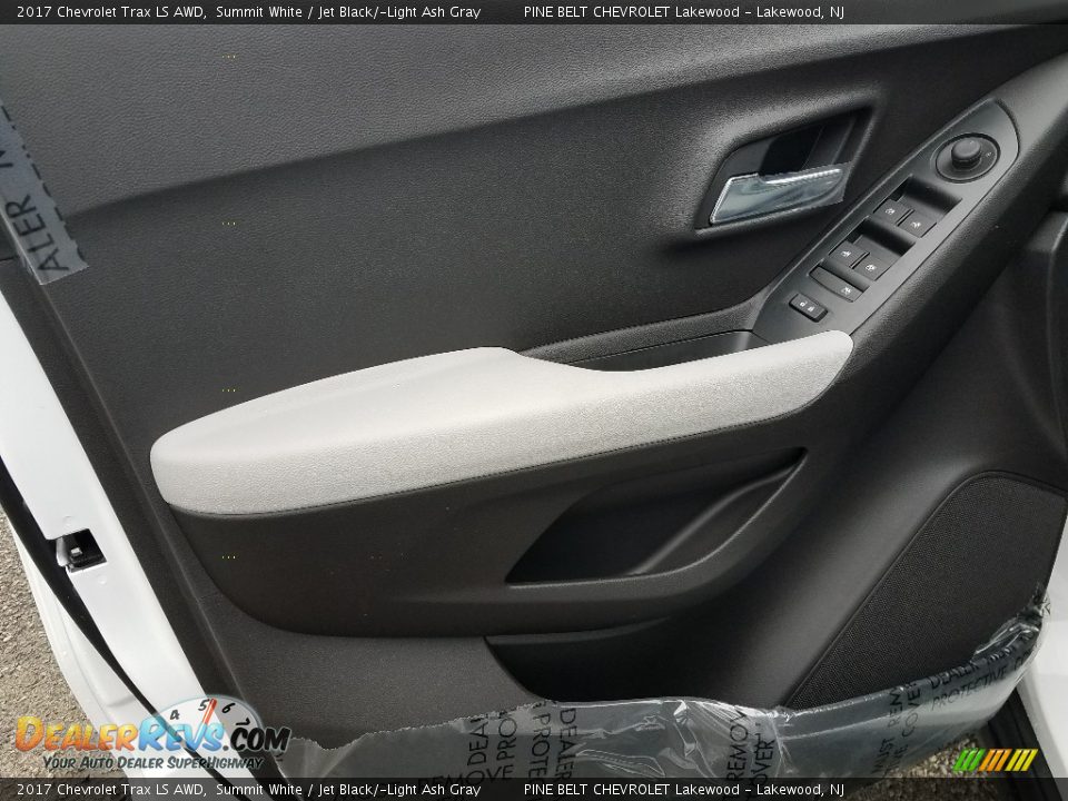 2017 Chevrolet Trax LS AWD Summit White / Jet Black/­Light Ash Gray Photo #9