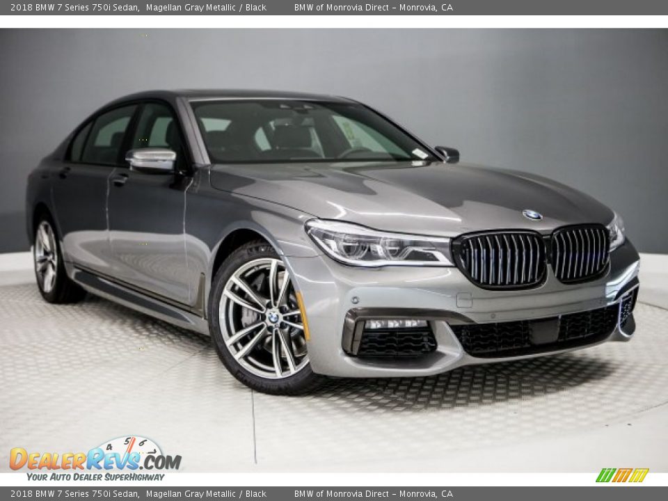 Front 3/4 View of 2018 BMW 7 Series 750i Sedan Photo #12