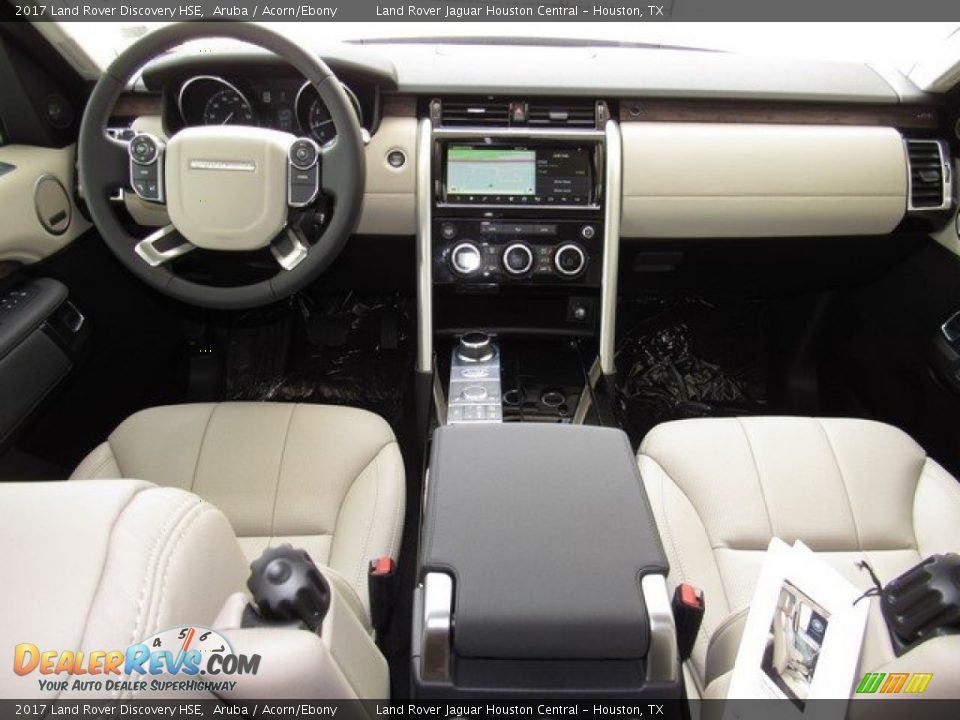 Dashboard of 2017 Land Rover Discovery HSE Photo #4