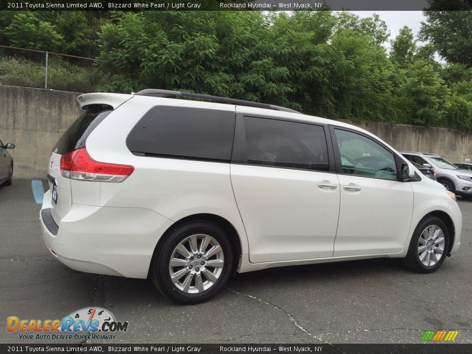 2011 Toyota Sienna Limited AWD Blizzard White Pearl / Light Gray Photo #4