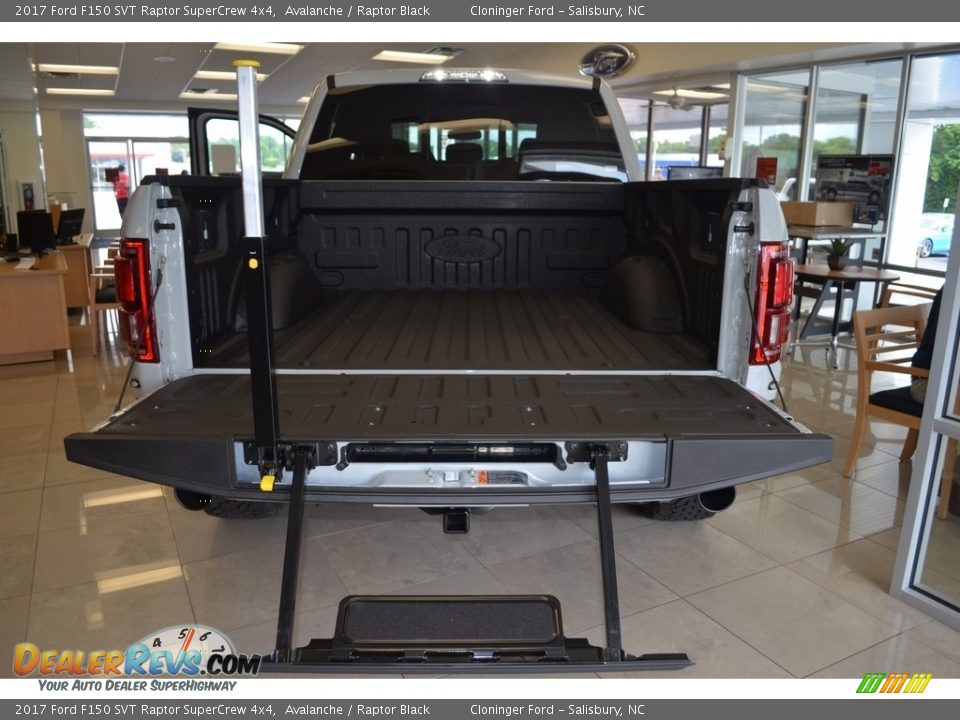 2017 Ford F150 SVT Raptor SuperCrew 4x4 Trunk Photo #6