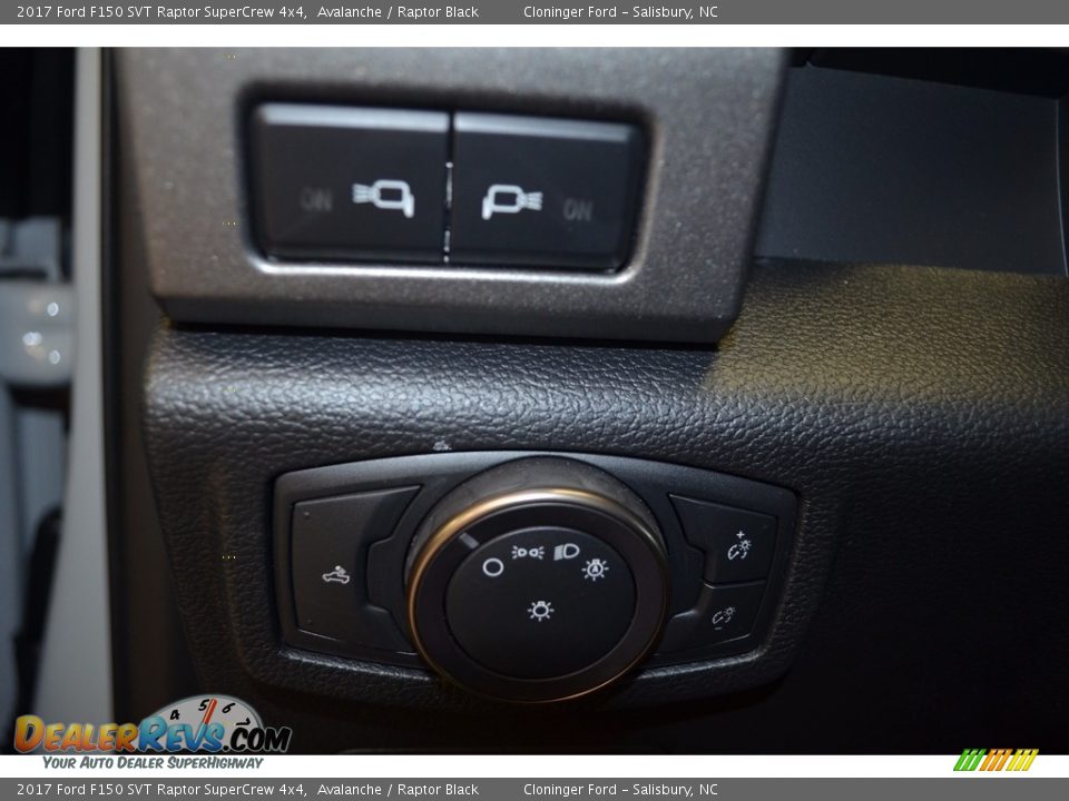 Controls of 2017 Ford F150 SVT Raptor SuperCrew 4x4 Photo #19