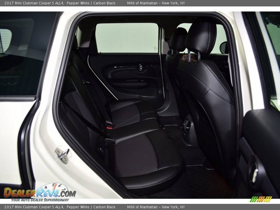 2017 Mini Clubman Cooper S ALL4 Pepper White / Carbon Black Photo #16