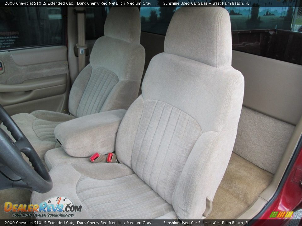 2000 Chevrolet S10 LS Extended Cab Dark Cherry Red Metallic / Medium Gray Photo #11
