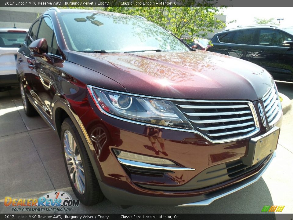 Front 3/4 View of 2017 Lincoln MKC Reserve AWD Photo #1
