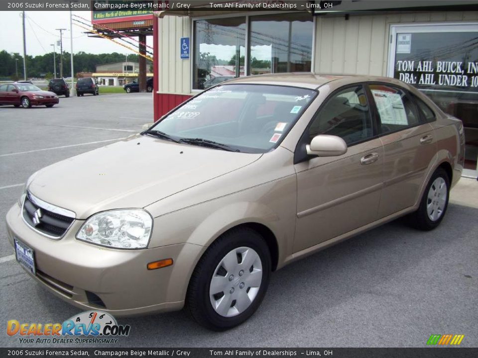 2006 Suzuki Forenza Sedan Champagne Beige Metallic / Grey Photo #2