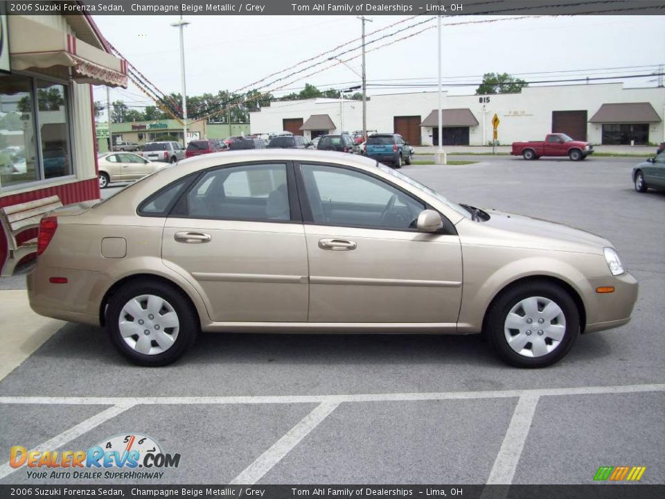 2006 Suzuki Forenza Sedan Champagne Beige Metallic / Grey Photo #7