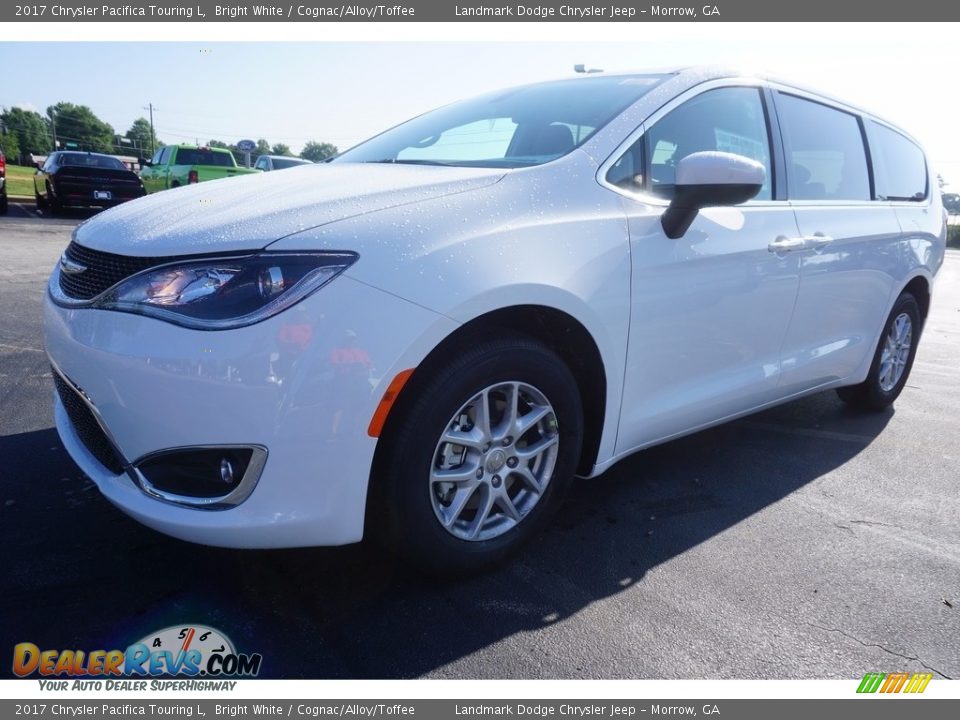 2017 Chrysler Pacifica Touring L Bright White / Cognac/Alloy/Toffee Photo #1