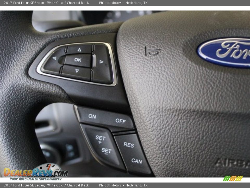 Controls of 2017 Ford Focus SE Sedan Photo #15