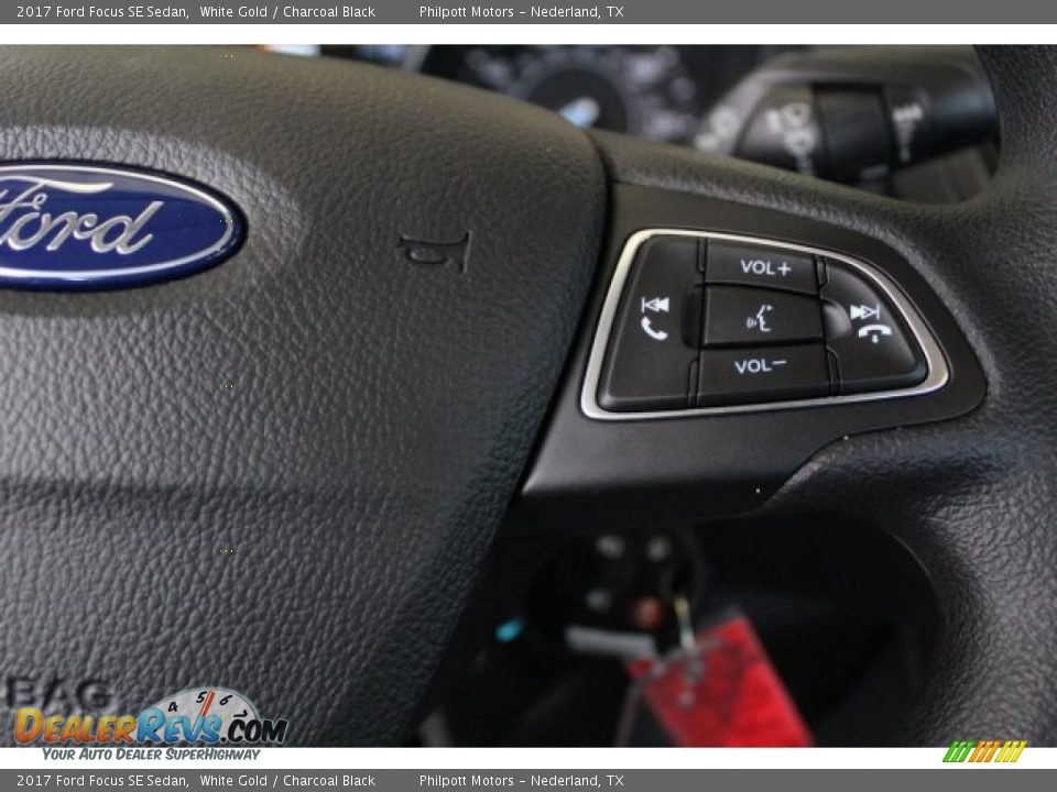 Controls of 2017 Ford Focus SE Sedan Photo #16