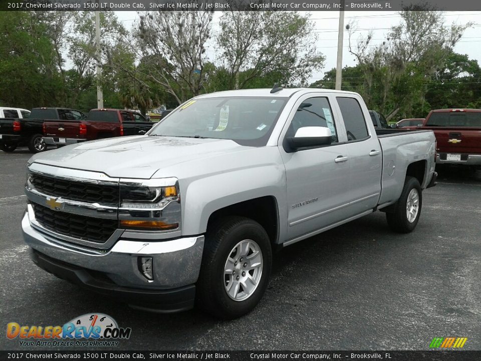 Front 3/4 View of 2017 Chevrolet Silverado 1500 LT Double Cab Photo #1