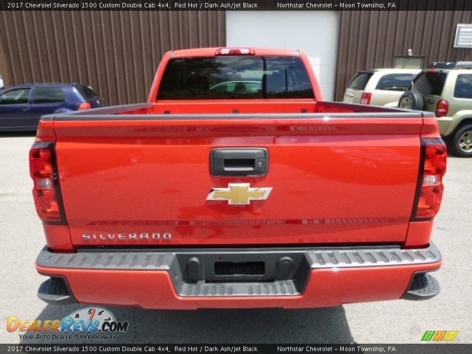 2017 Chevrolet Silverado 1500 Custom Double Cab 4x4 Red Hot / Dark Ash/Jet Black Photo #4