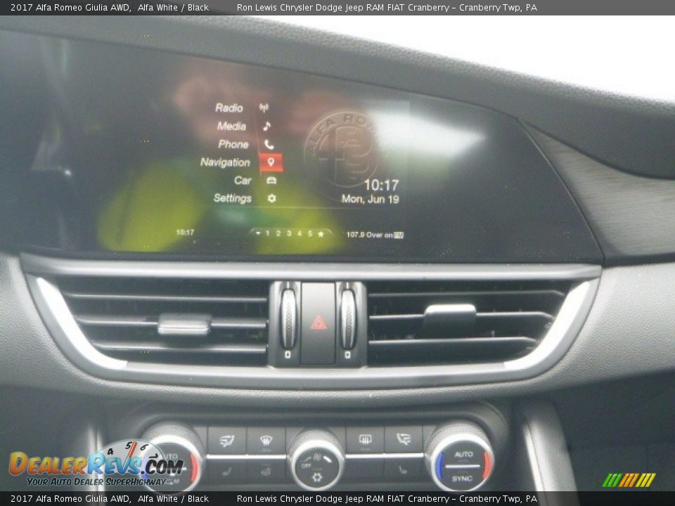 2017 Alfa Romeo Giulia AWD Alfa White / Black Photo #26