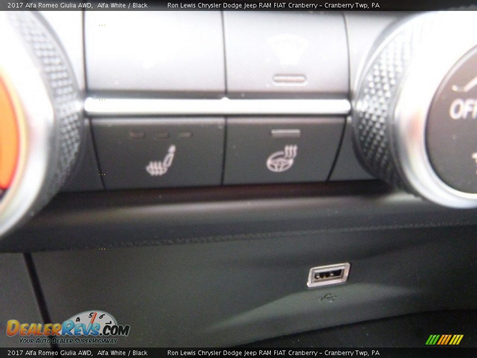 2017 Alfa Romeo Giulia AWD Alfa White / Black Photo #29