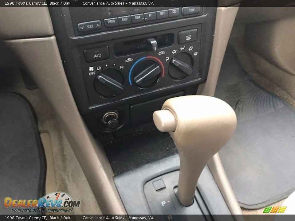 1998 Toyota Camry CE Black / Oak Photo #10