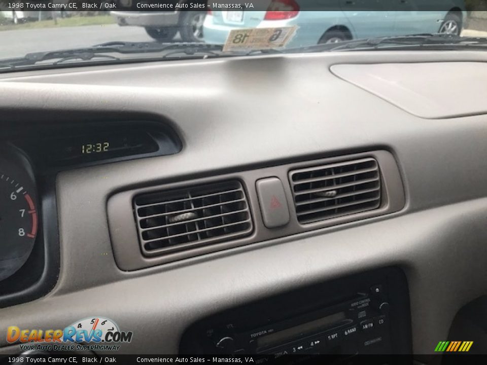 1998 Toyota Camry CE Black / Oak Photo #17