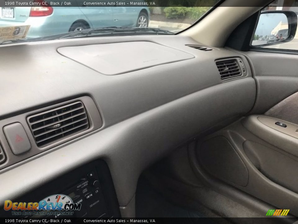 1998 Toyota Camry CE Black / Oak Photo #25