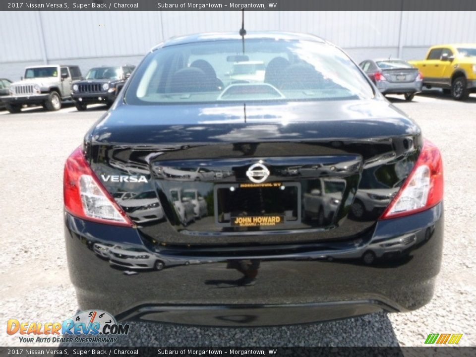2017 Nissan Versa S Super Black / Charcoal Photo #5