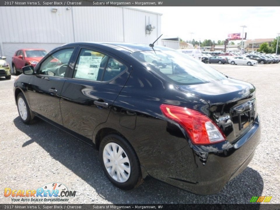 2017 Nissan Versa S Super Black / Charcoal Photo #6