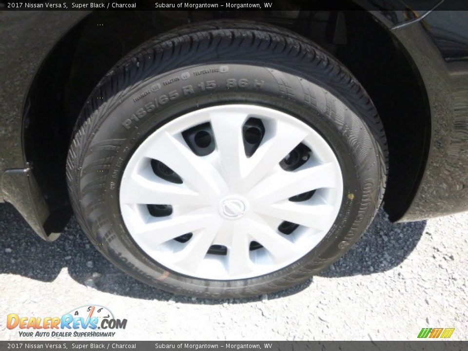 2017 Nissan Versa S Super Black / Charcoal Photo #10