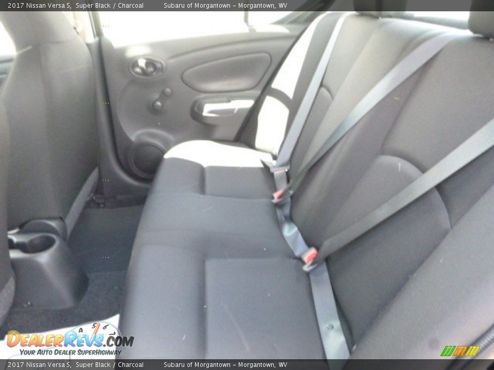 2017 Nissan Versa S Super Black / Charcoal Photo #14
