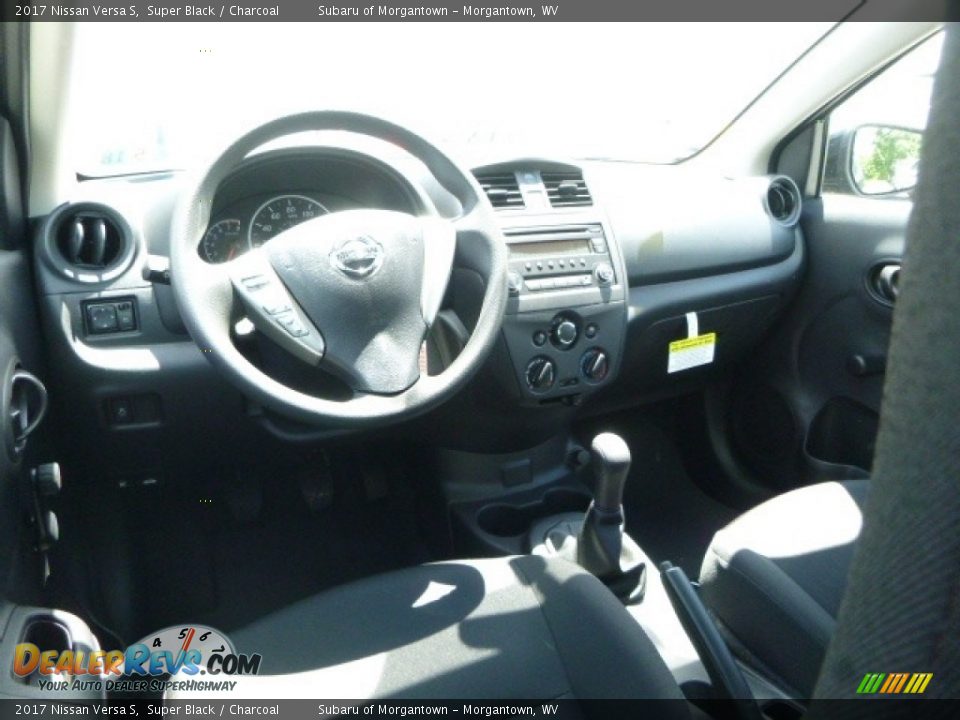 2017 Nissan Versa S Super Black / Charcoal Photo #15