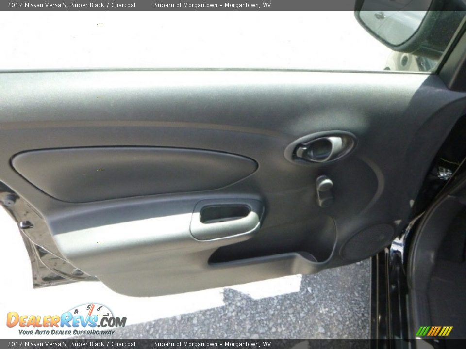 2017 Nissan Versa S Super Black / Charcoal Photo #16