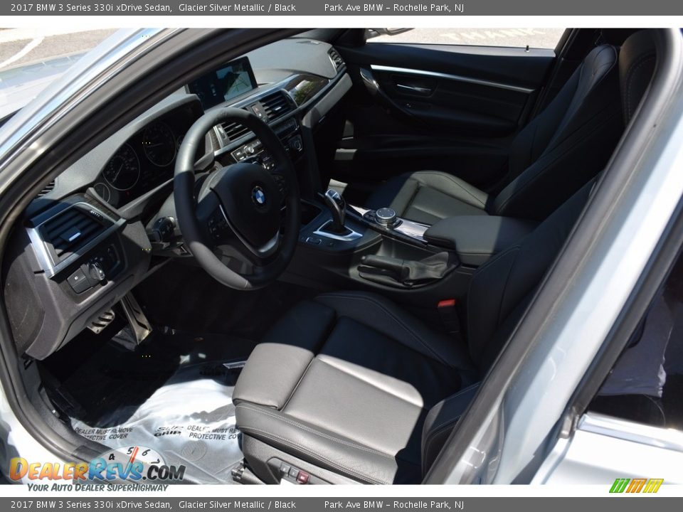 2017 BMW 3 Series 330i xDrive Sedan Glacier Silver Metallic / Black Photo #10