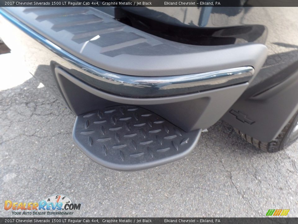 2017 Chevrolet Silverado 1500 LT Regular Cab 4x4 Graphite Metallic / Jet Black Photo #10