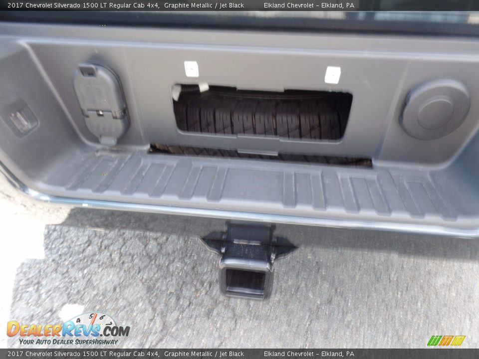 2017 Chevrolet Silverado 1500 LT Regular Cab 4x4 Graphite Metallic / Jet Black Photo #11