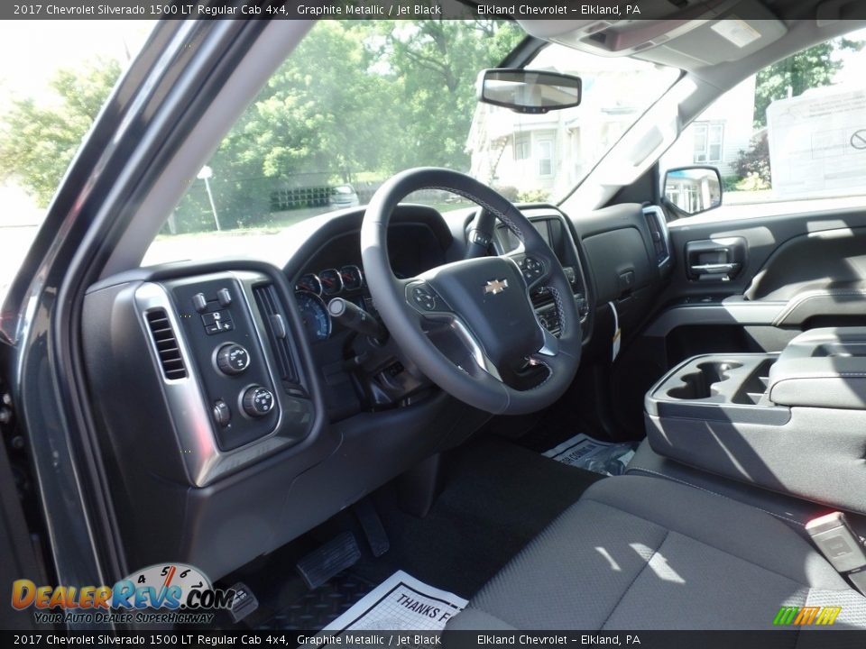 2017 Chevrolet Silverado 1500 LT Regular Cab 4x4 Graphite Metallic / Jet Black Photo #15