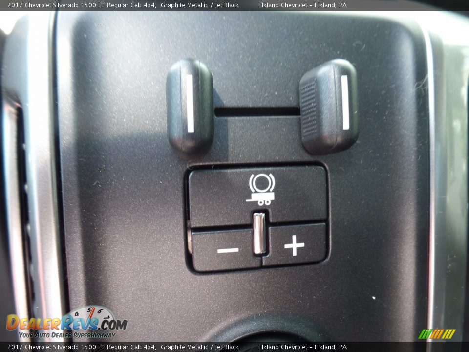 2017 Chevrolet Silverado 1500 LT Regular Cab 4x4 Graphite Metallic / Jet Black Photo #17