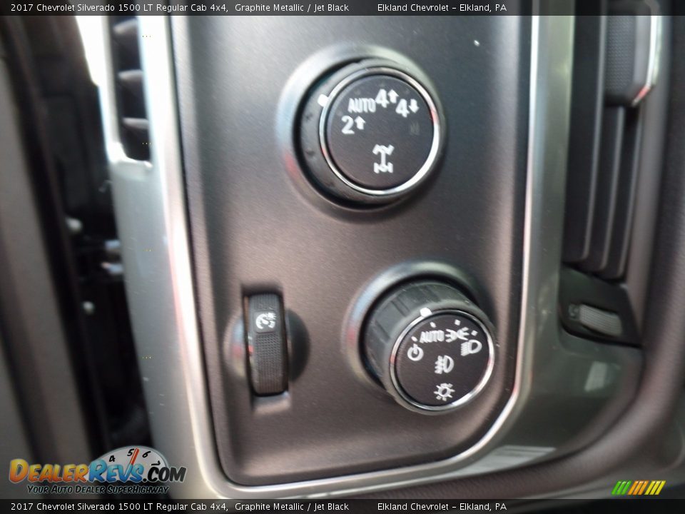 2017 Chevrolet Silverado 1500 LT Regular Cab 4x4 Graphite Metallic / Jet Black Photo #18