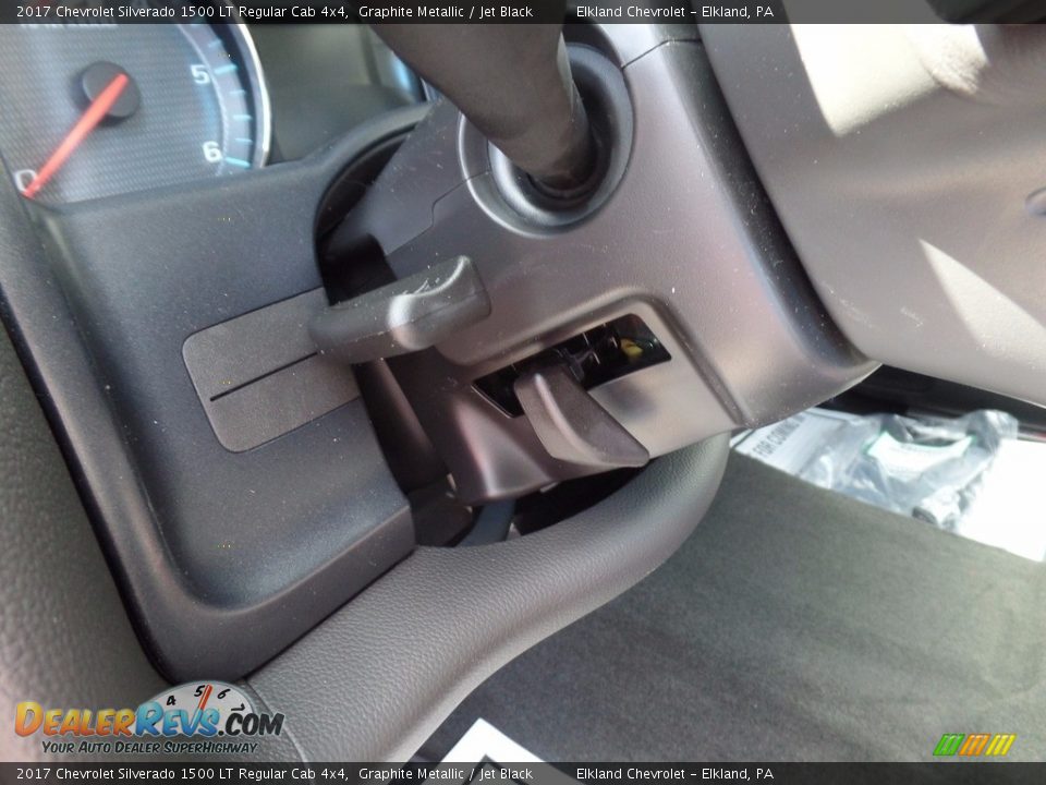 2017 Chevrolet Silverado 1500 LT Regular Cab 4x4 Graphite Metallic / Jet Black Photo #19
