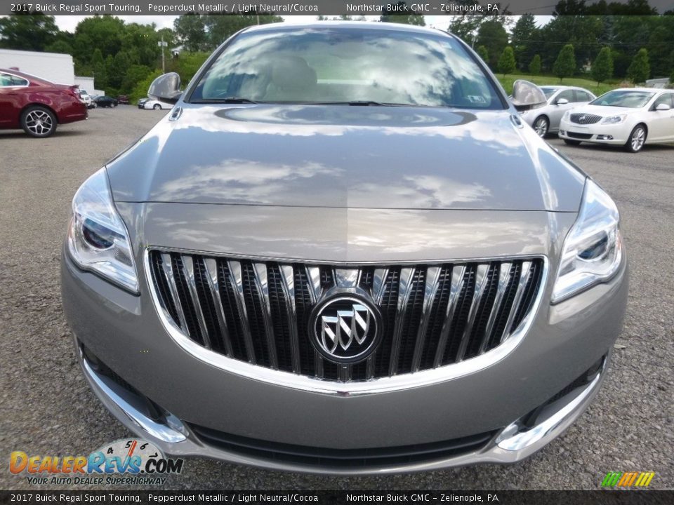 2017 Buick Regal Sport Touring Pepperdust Metallic / Light Neutral/Cocoa Photo #2