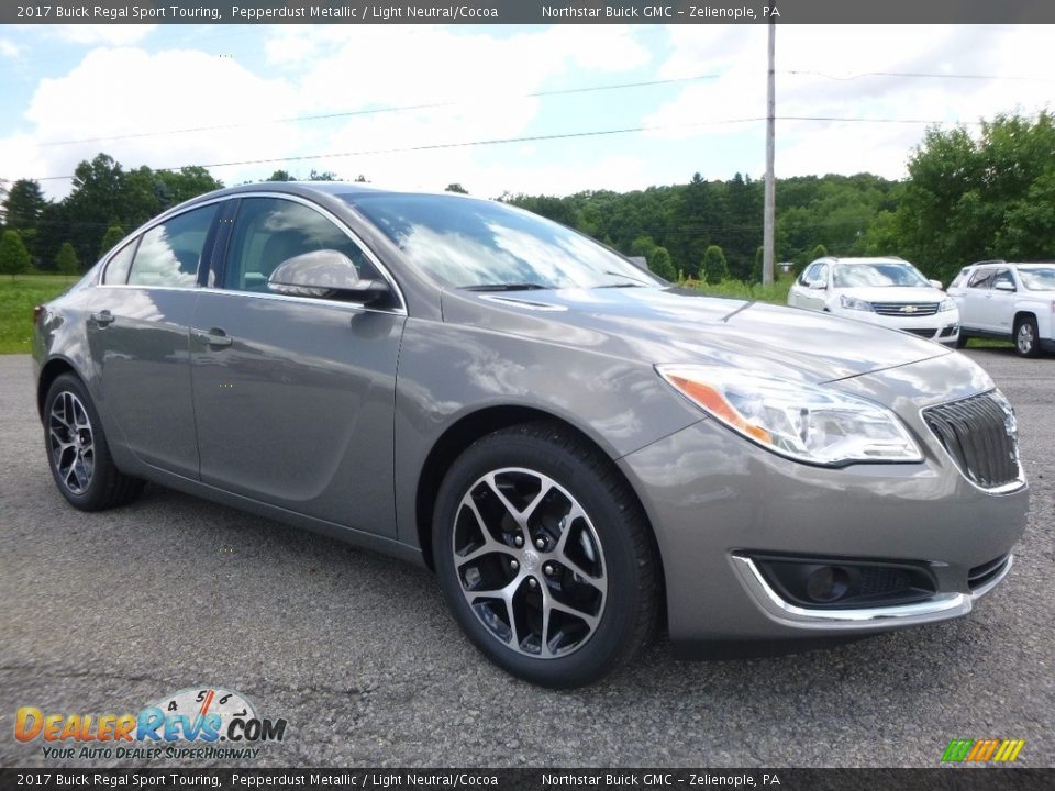 2017 Buick Regal Sport Touring Pepperdust Metallic / Light Neutral/Cocoa Photo #3