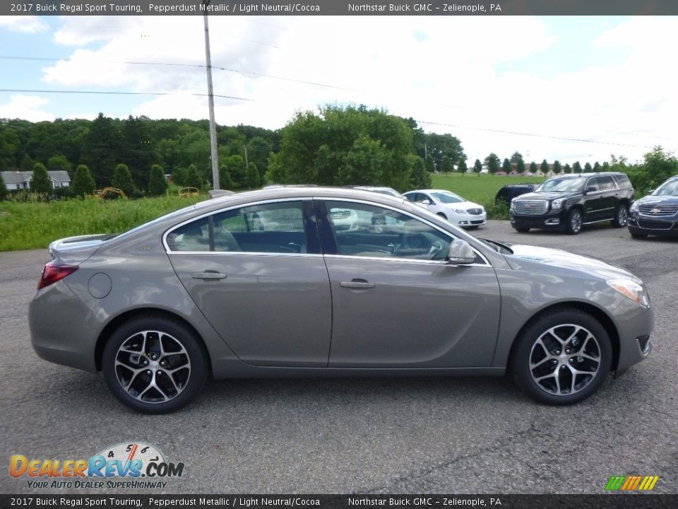 2017 Buick Regal Sport Touring Pepperdust Metallic / Light Neutral/Cocoa Photo #4