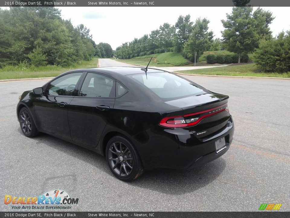 2016 Dodge Dart SE Pitch Black / Black Photo #8