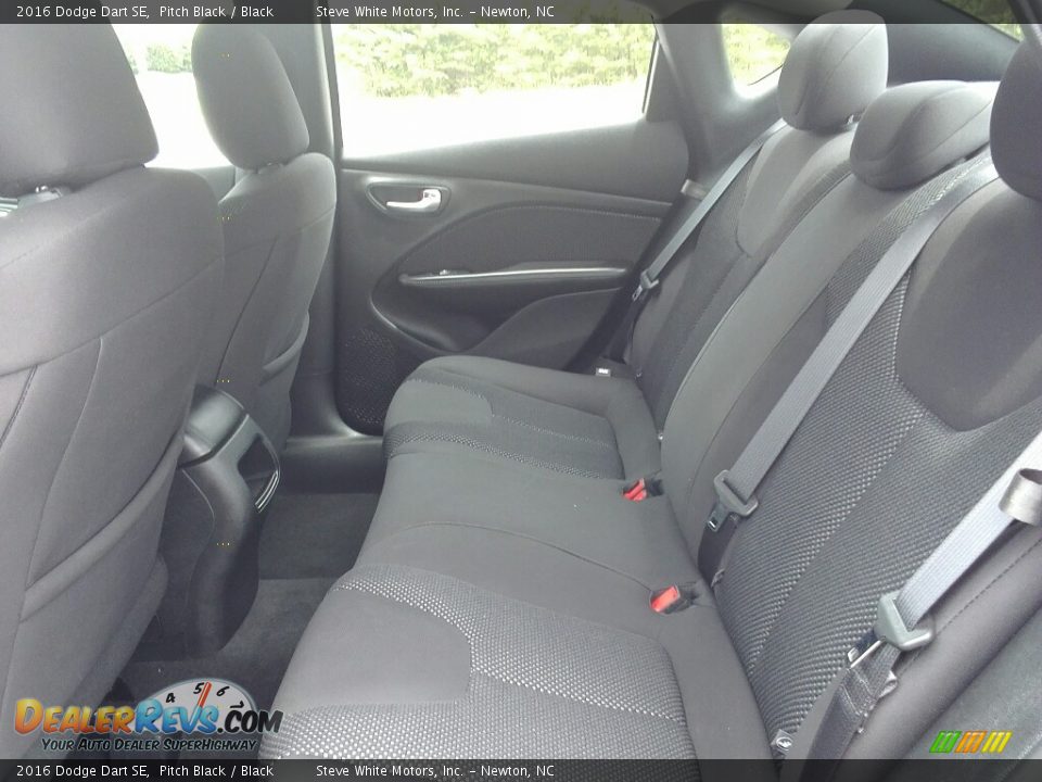 2016 Dodge Dart SE Pitch Black / Black Photo #11