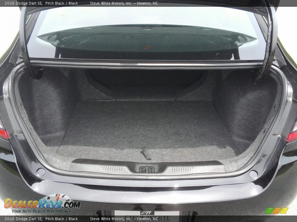 2016 Dodge Dart SE Pitch Black / Black Photo #12
