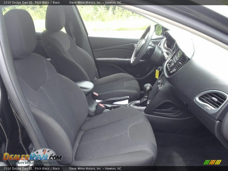 2016 Dodge Dart SE Pitch Black / Black Photo #14